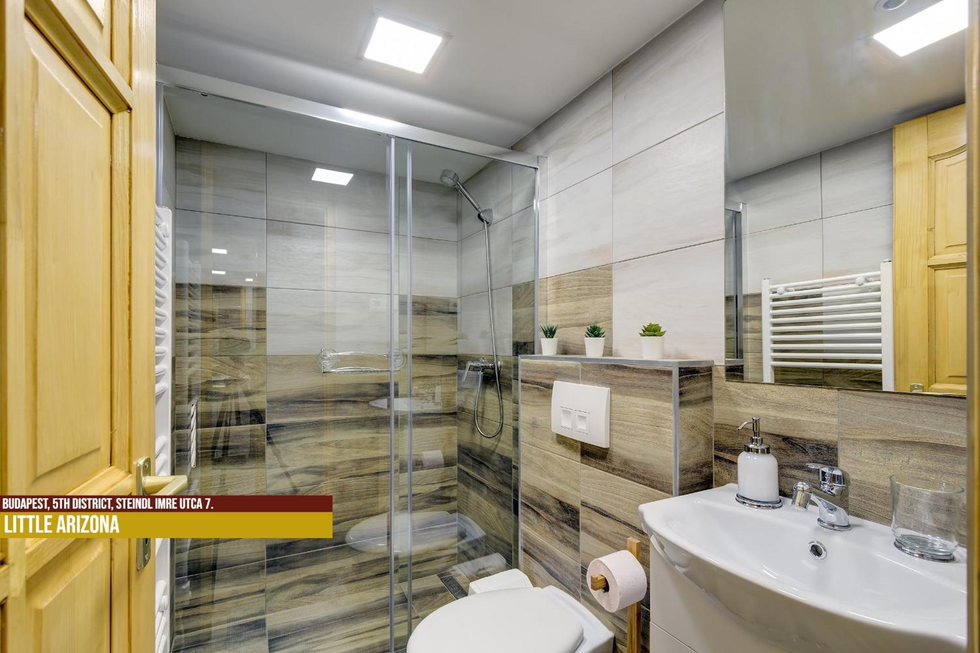 Little Americas Parliament Apartments Budapest Luaran gambar