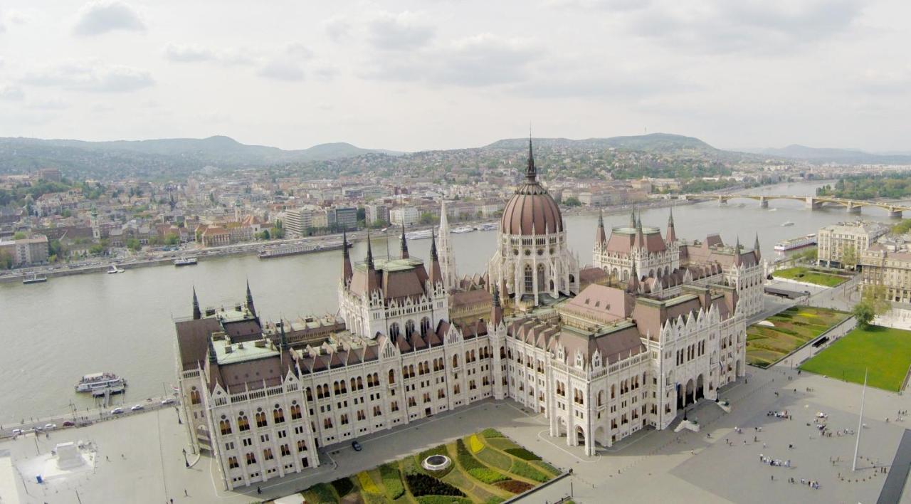 Little Americas Parliament Apartments Budapest Luaran gambar